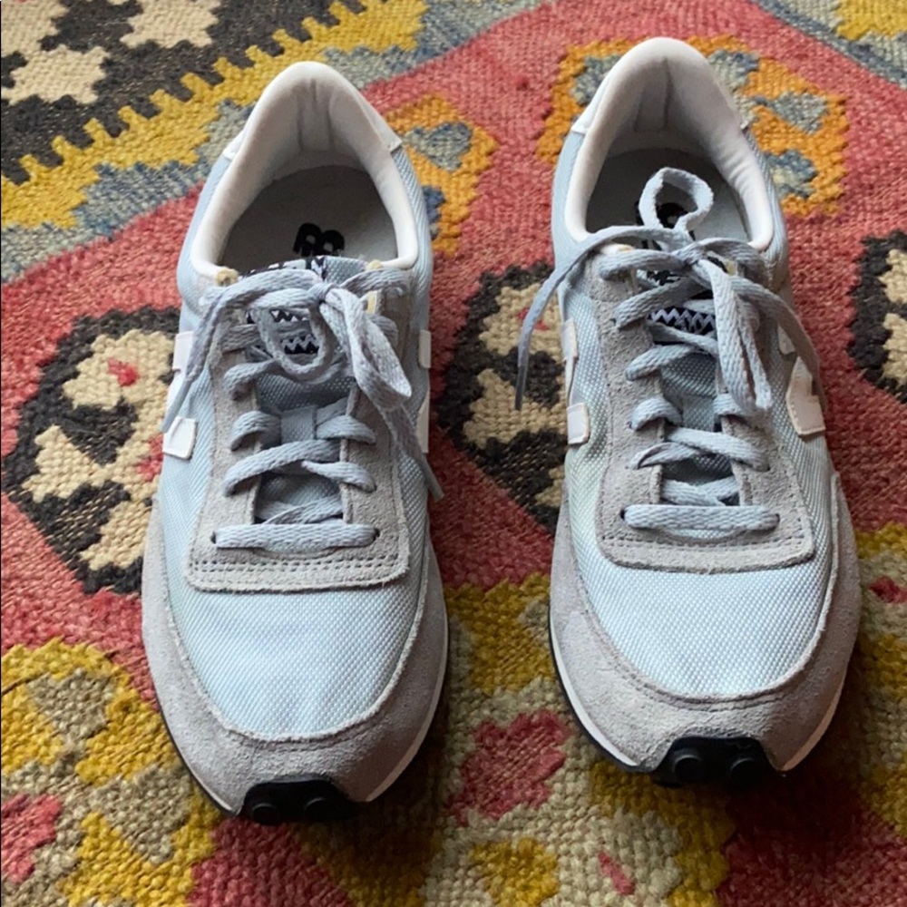 New Balance Canvas 410